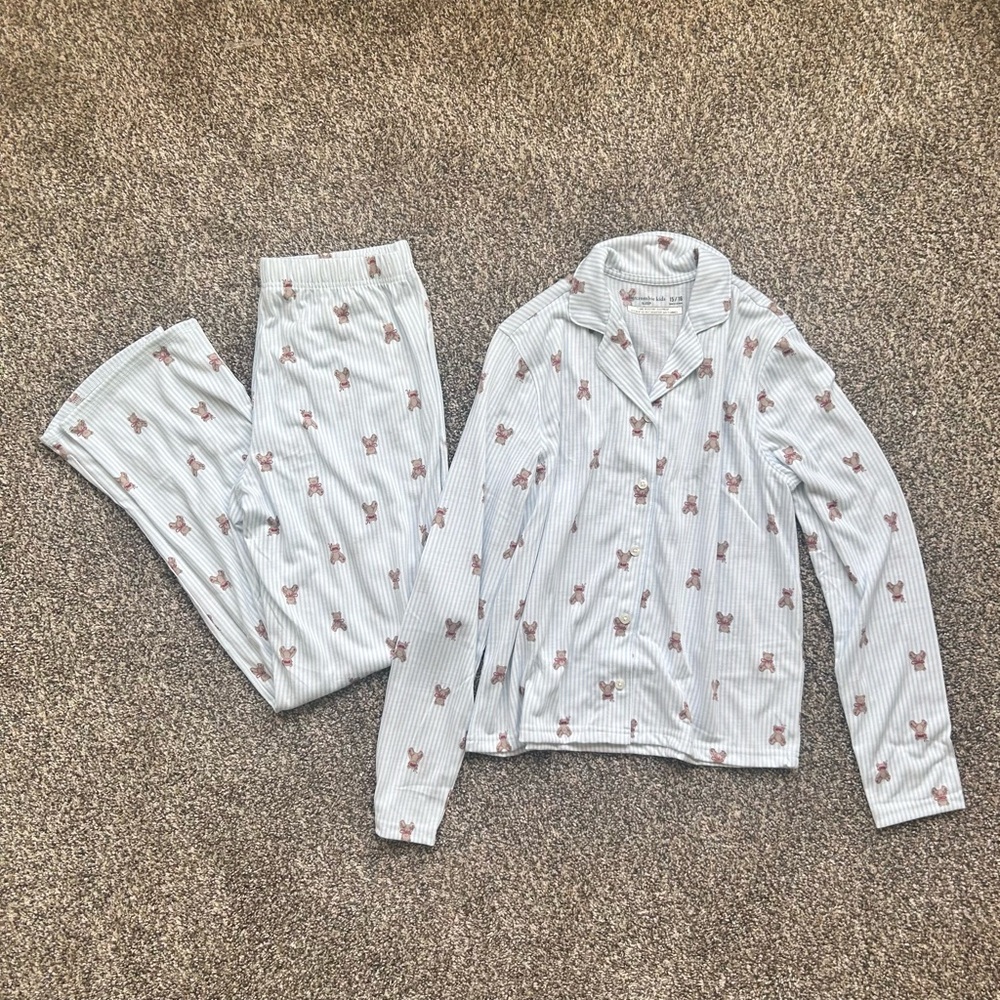 Abercrombie Kids Sleep Set 15/16 – Fits Women’s XS – Teddy Bear Pajamas